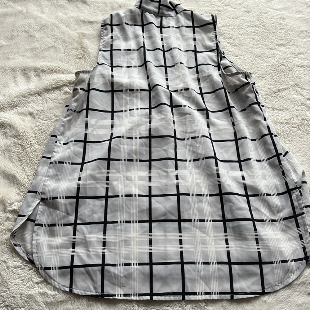 Suzy Black & White Sheer Plaid Sleeveless Top | V-Neck Layering Essential Y2K - Picture 5 of 5